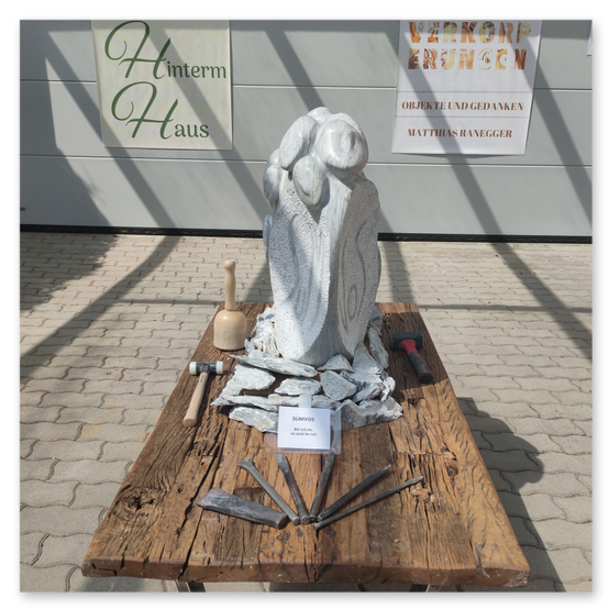 Ausstellung in Birkfeld, Impressionen der Kunstwerke aus Keramik im Garten, Bilder der Gäste